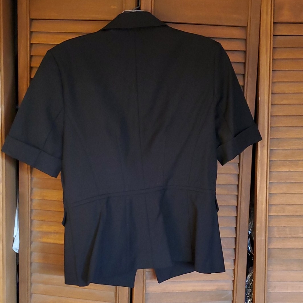 WHBM black short sleeve blazer size 4 FREE broach - Picture 4 of 4